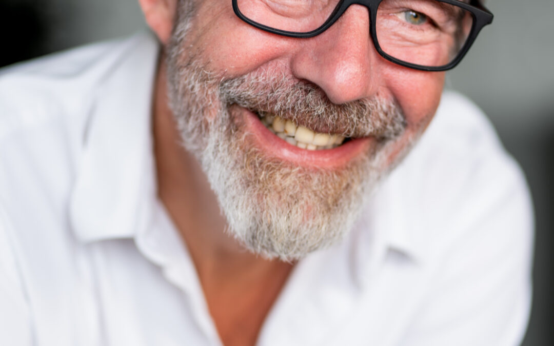 Interview de  Gaël Châtelain-Berry créateur du podcast « Happy Work », n°1 sur le bien être au travail